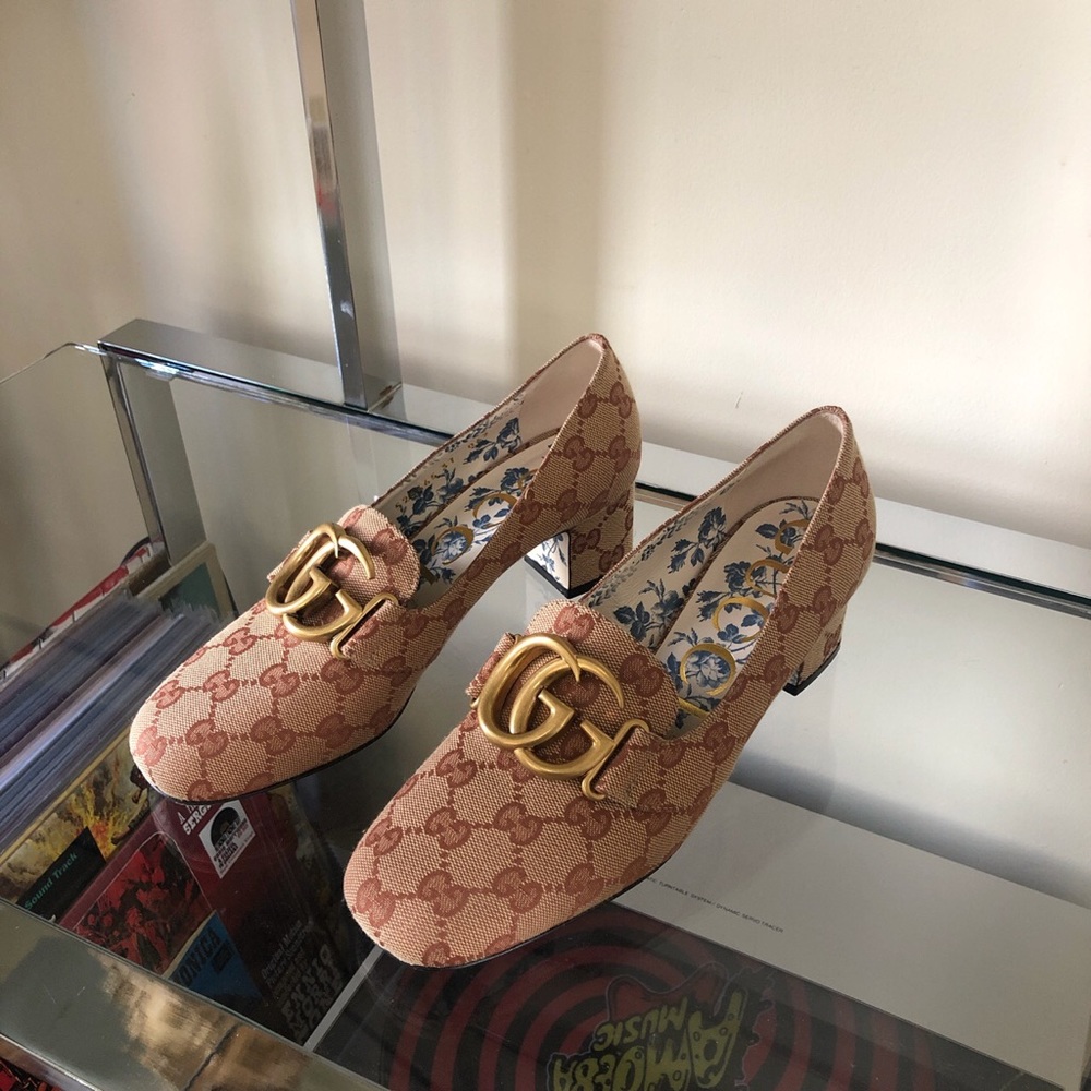 Gucci Victoire Canvas Pumps doble G